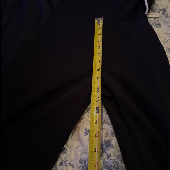 Chic Black Jumpsuit with White Accents - Picture 6 of 7